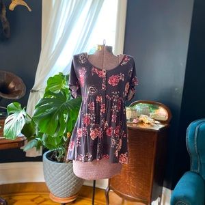 Grey and pink floral babydoll shirt Torrid size 1